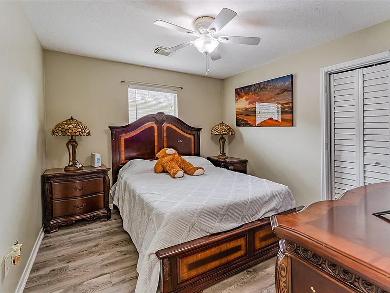 7602 Little Thicket Ct — Photo 12