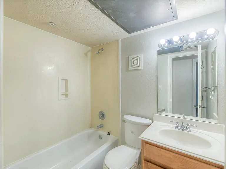 445 Carolcrest Ln #422 — Photo 8
