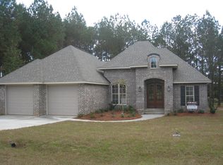 14 Thornbury Ln, Hattiesburg, MS 39402