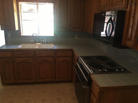 5th image of 401 Peach St