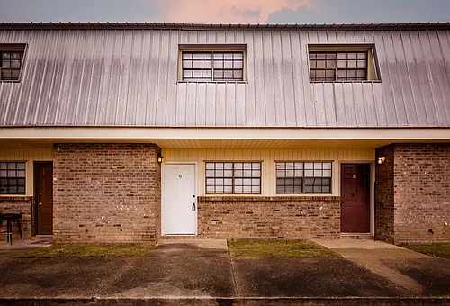 200 Plaza Dr #3 Photo 1