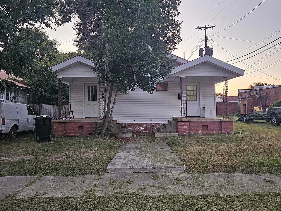 1st image of 109 S 11th St