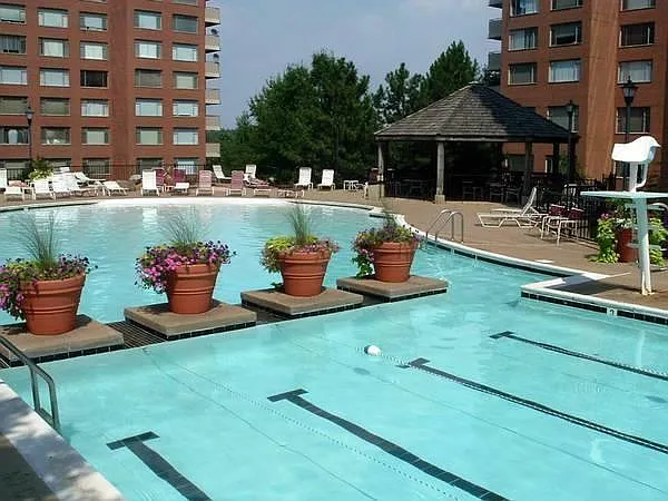 Building Photo - 1111 Arlington Blvd #5
