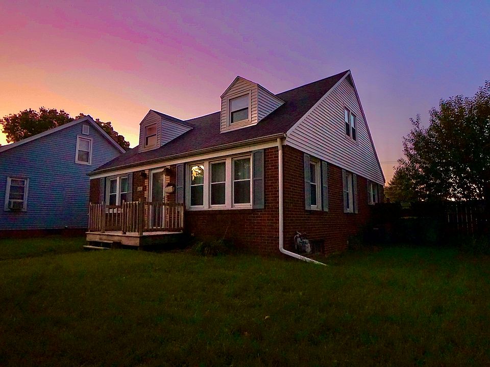 1st image of 1103 E Hickory St
