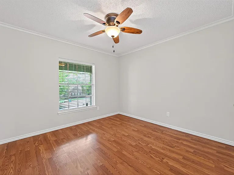 106 Breezy Point Pl — Photo 25