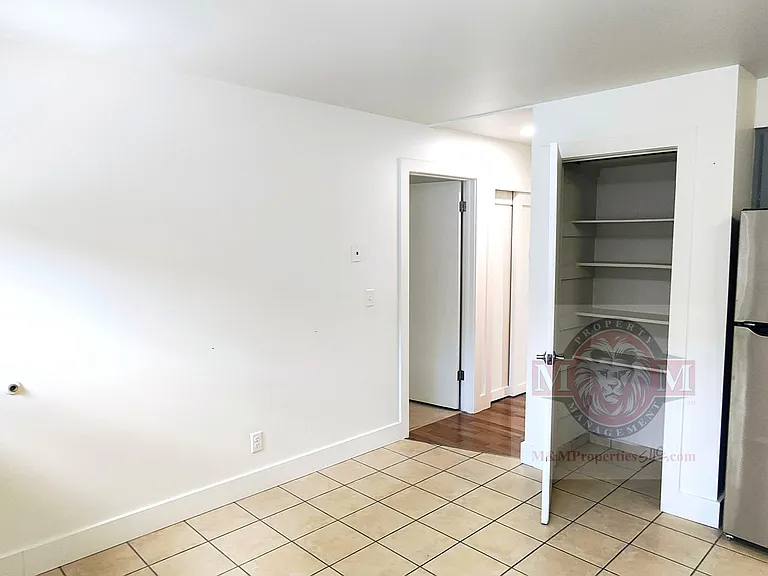 2025 S Broadmoor St #2025 — Photo 15