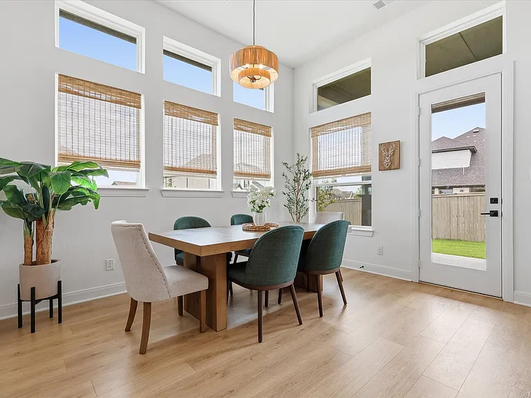 501 Horizon Way — Photo 37