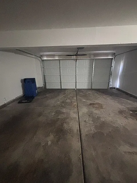 2 bed, 1.5 bath, 950 sqft, $1,584 — Photo 3