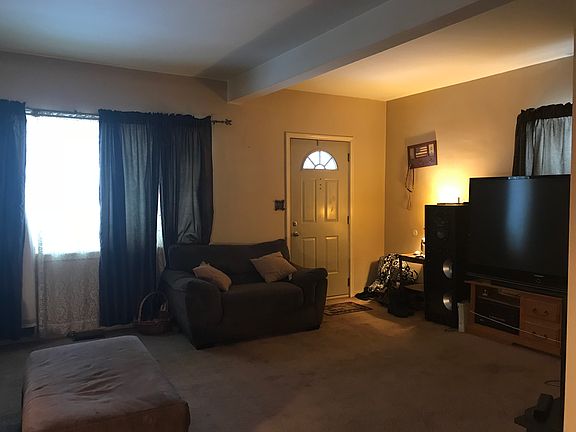 4th image of 28 Adrian Ave