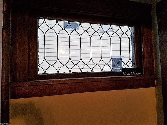 4th image of 1572 Lauderdale Ave