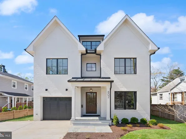 802 N Edgewood St, Arlington, VA 22201