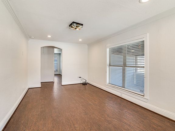 5th image of 3612 Short St