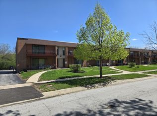 643 N Carroll Pkwy APT 210B, Glenwood, IL 60425