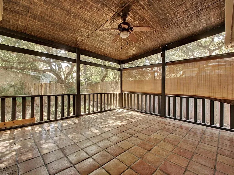 6305 Evangeline Trl — Photo 23