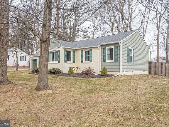 3rd image of 1903 Fairfield Dr