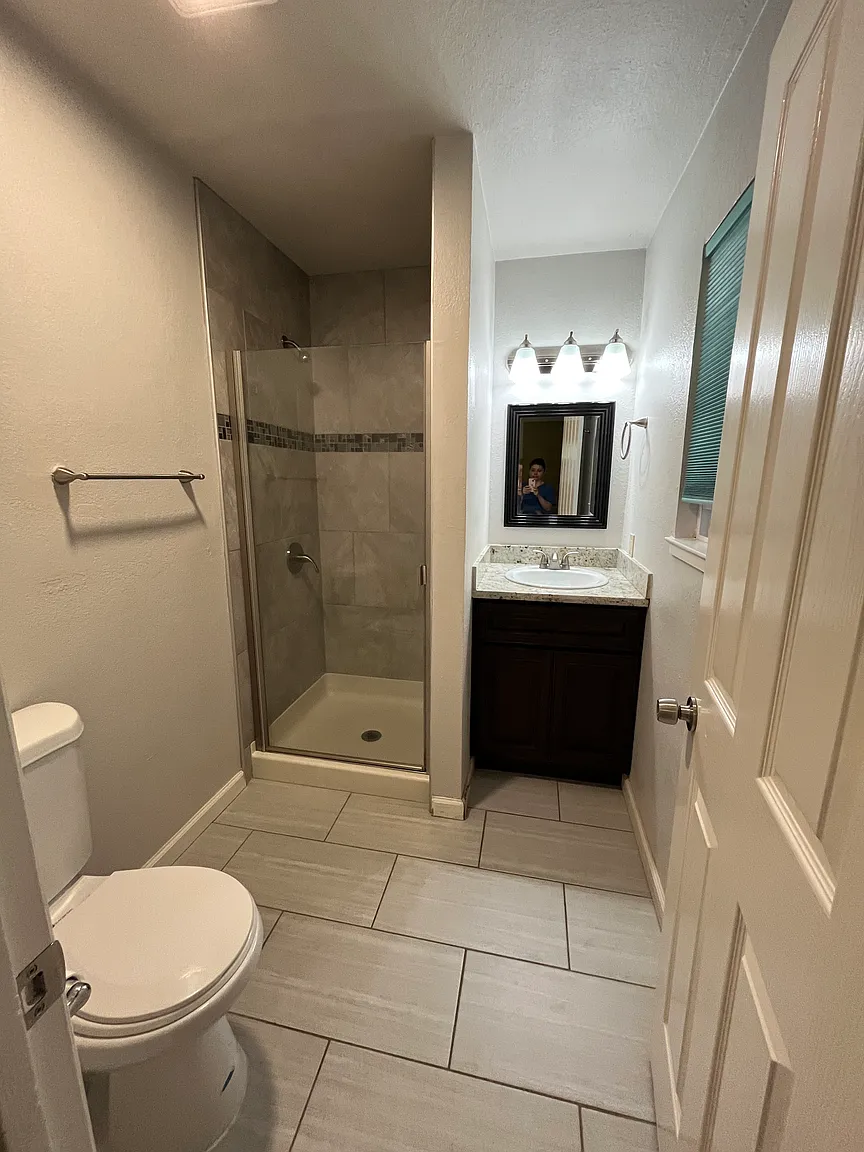 4229 8th Ave photo 1