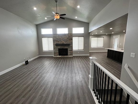 main living room, gas fireplace