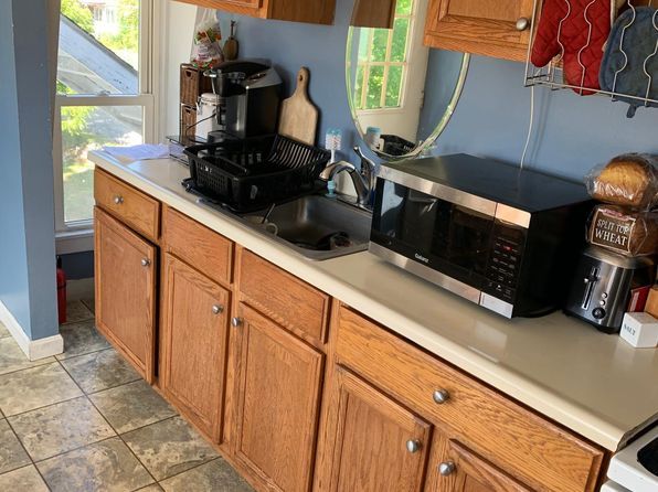 560 Main St APT 4