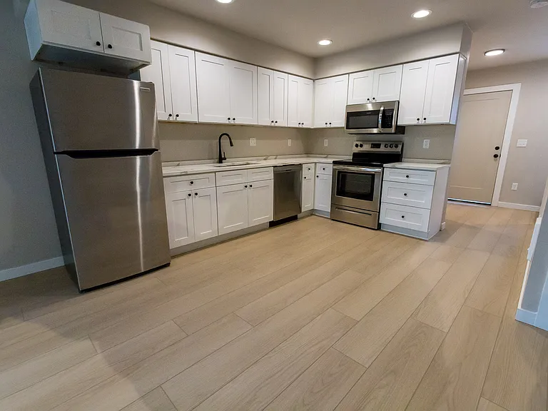 Waverly Townhomes — Photo 7