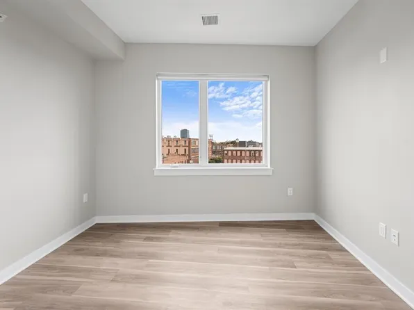 475 Communipaw Avenue image 15 of 37