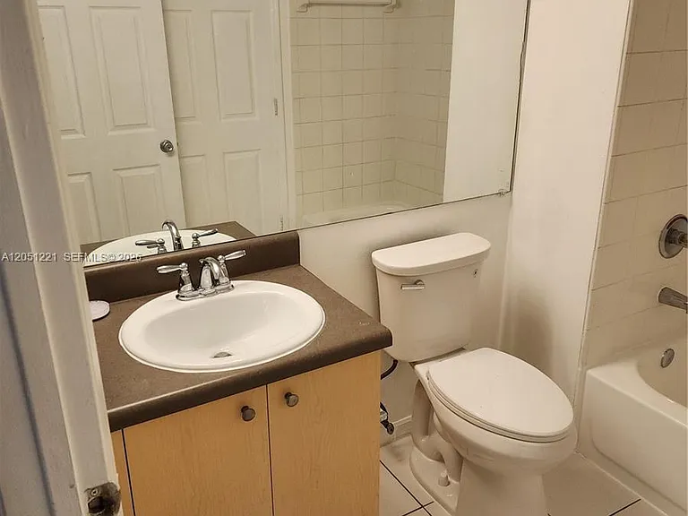 2433 Centergate Dr #203 — Photo 8