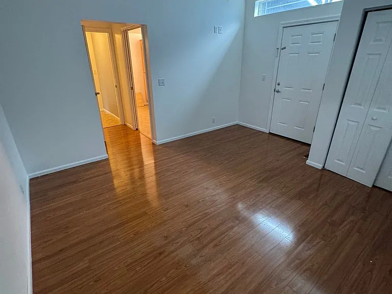 Shannon St — Photo 11