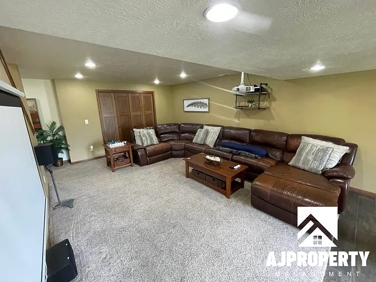 3105 S Dawley Cir — Photo 18