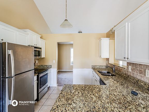 5th image of 1390 Tall Pines Dr