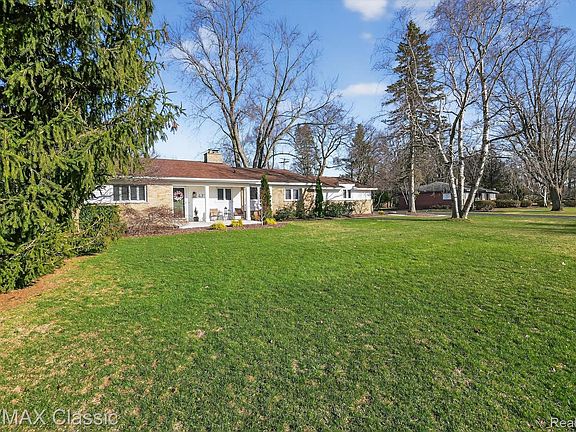 2nd image of 4731 Pickering Rd