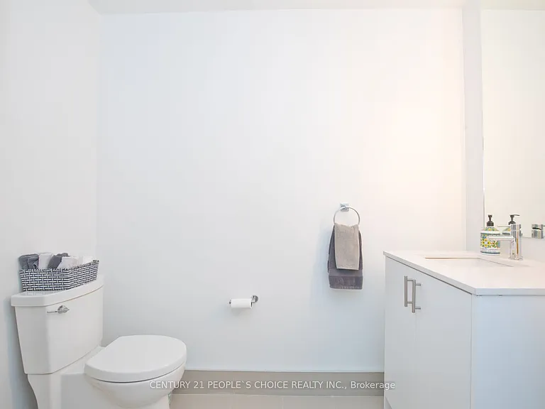 180 Veterans Dr #302 — Photo 14