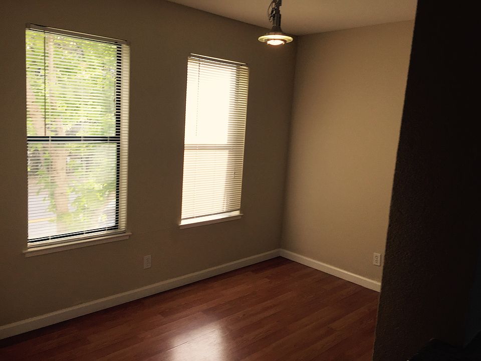 2nd image of 947 Fletcher Ln #211