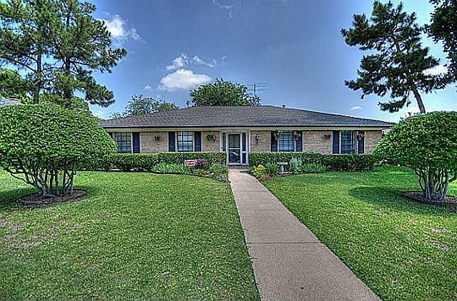 1st image of 2717 S Colfax Cir