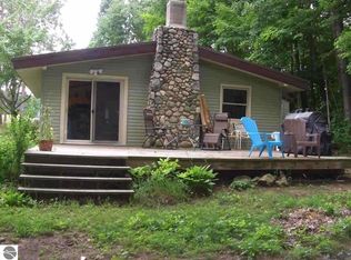 7432 Valley Rd NW, Rapid City, MI 49676