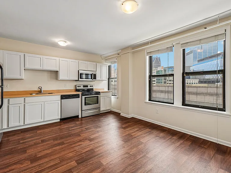 The Ashley Apartments — Photo 35