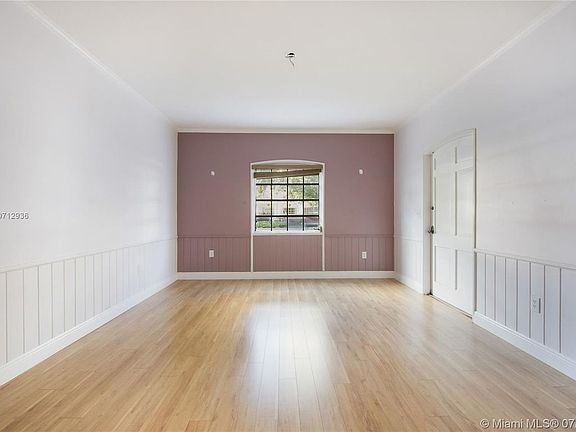 5th image of 356 Alhambra Cir