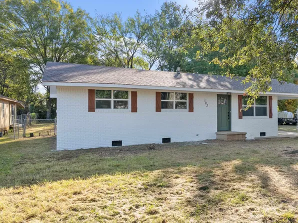 103 Maple St, McCrory, AR 72101
