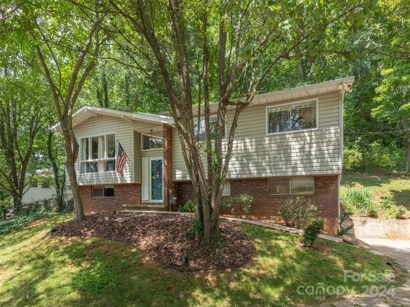 82 Sleepy Hollow Dr, Asheville, NC 28805