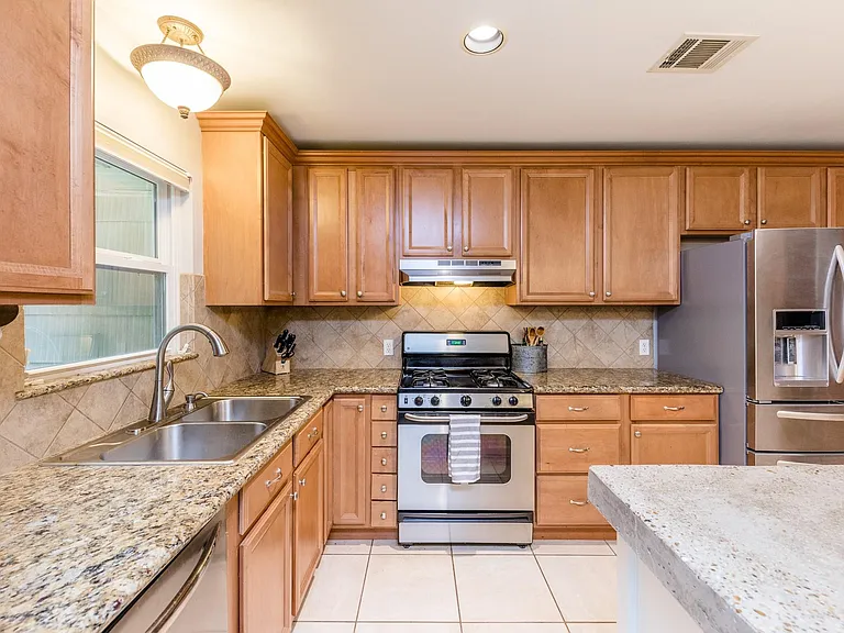 8323 Lorrie Dr — Photo 16