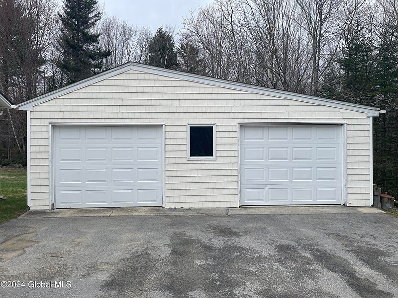 4th image of 1355 Hadley Hill Road