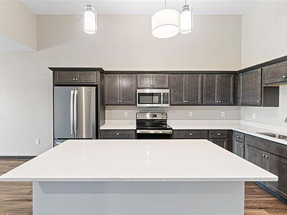 3rd image of 2875 Spring Rose Cir #105
