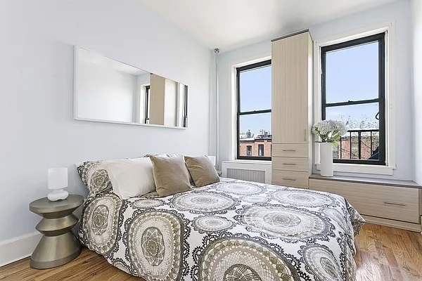 Sold by Compass | media 14