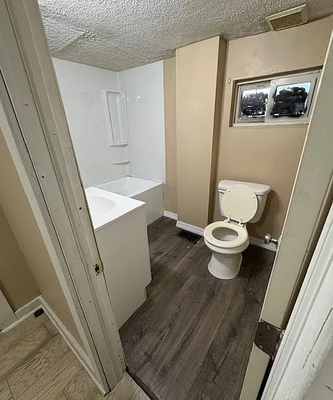 2368 Velma Ave — Photo 10
