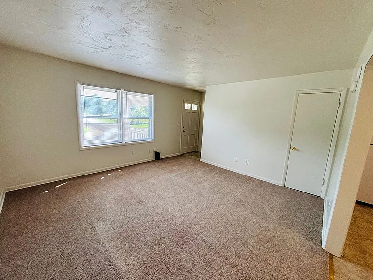 1407 Toms Creek Rd #5 — Photo 8