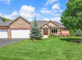 922 Ridgecrest Dr, Carver, MN 55315