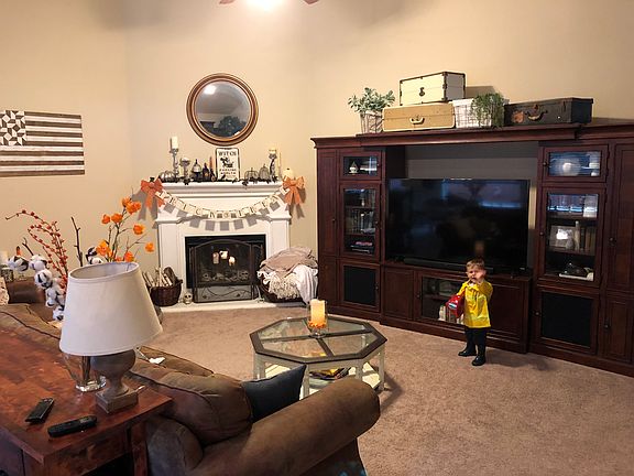4th image of 1104 Vaughna Dr