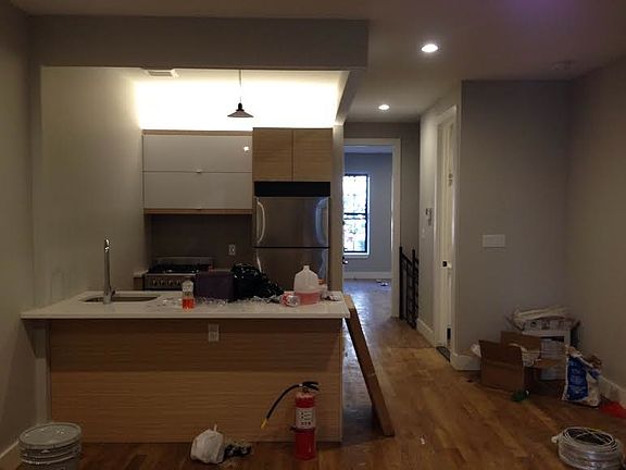 2nd image of 1556 Greene Ave