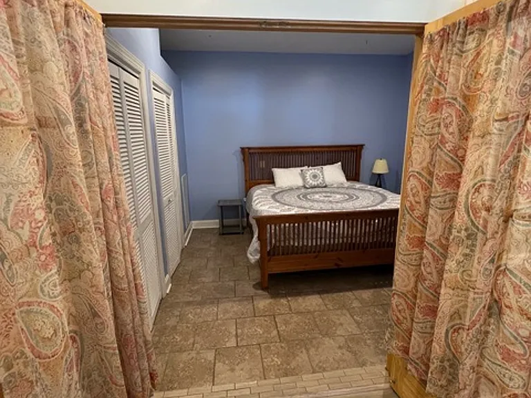 658 Lakeshore Dr — Photo 9