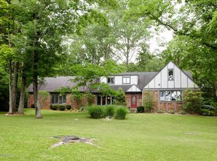 8001 Speer Ln, Crestwood, KY 40014