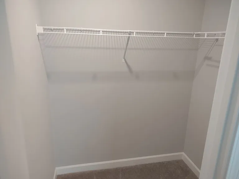 1031 Ashcroft Cir — Photo 56