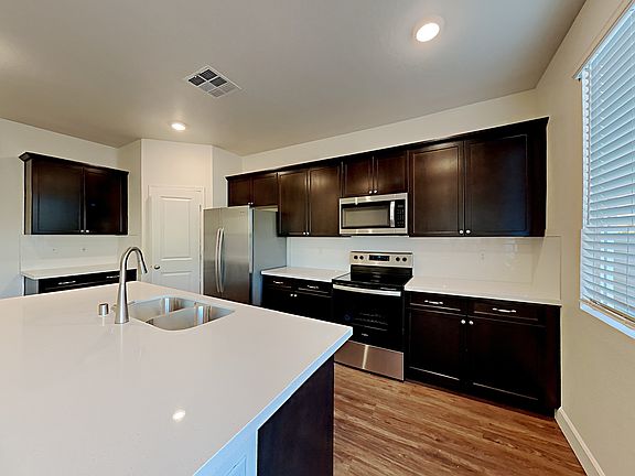 5th image of 6047 Comida Ln
